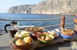 Το «ελληνικό πρωινό» μαγεύει τους τουρίστες (βίντεο),