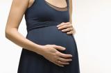 Οι γυναίκες που τρώνε συχνά φαστ φουντ και λίγα φρούτα καθυστερούν την εγκυμοσύνη,