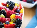 Τα 11 φρούτα που περιέχουν τη λιγότερη ζάχαρη,