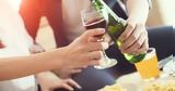 Το αλκοόλ το καλοκαίρι προκαλεί αφυδάτωση σε δύο στους τρεις,