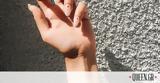 10 minimal nail art που μπορείς να κάνεις πάνω από τα ήδη βαμμένα νύχια σου,