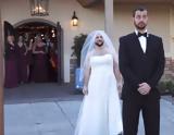 Δεν πρόκειται να ξεχάσει τη φάρσα που του έκανε η γυναίκα του την ημέρα του γάμου τους (βίντεο),