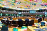 – Aλλάζει, Eurogroup,– Allazei, Eurogroup
