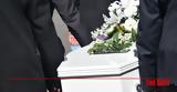 Ο γιος πέθανε στην κηδεία του πατέρα,που πριν τον είχε νεκρολογήσει...