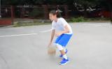 Μια έφηβη ανερχόμενο ταλέντο στο μπάσκετ,