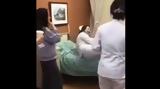 Νοσοκόμες Κίνα, Σάλος, – Ξαπλώνουν,nosokomes kina, salos, – xaplonoun