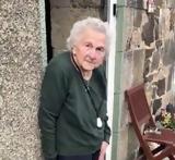 93χρονη, Σκωτία,93chroni, skotia