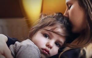 «Η πανδημία στέρησε απ’ το παιδί μου μια μοναδική οικογενειακή στιγμή»: 5 μαμάδες εκφράζουν το παράπονό τους