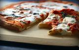 Η ιστορία της πίτσας: Πως πήρε το όνομά της και τις διάφορες μορφές της,