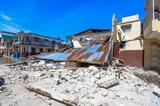 Σεισμός 72 Ρίχτερ, Αϊτή, Τουλάχιστον 304, 1 800,seismos 72 richter, aiti, toulachiston 304, 1 800
