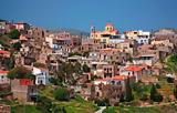 Τα εντυπωσιακά χωριά – λαβύρινθοι που βρίσκονται σε ελληνικό νησί,