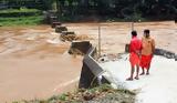 Πλημμύρες, Ινδία, Τουλάχιστον 41,plimmyres, india, toulachiston 41