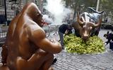 Harambe, Charging Bull, Γουόλ Στριτ,Harambe, Charging Bull, gouol strit