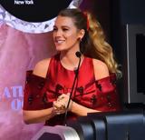 Blake Lively, Έβαψε, Manolo Blahnik, 1000,Blake Lively, evapse, Manolo Blahnik, 1000