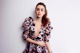 Lily Collins, “Je, Γαλλίδων,Lily Collins, “Je, gallidon