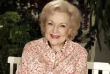 Έφυγε, 100, Betty White – Cineramen,efyge, 100, Betty White – Cineramen