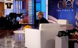 Ellen DeGeneres, Ρίχνει, – Συγκινημένη,Ellen DeGeneres, richnei, – sygkinimeni