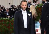 Met Gala, Καρφώνει, Τομ Φορντ – Έχει,Met Gala, karfonei, tom fornt – echei