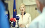 Παραμένει, Εντατική, Ζέτα Αιμιλιανίδου,paramenei, entatiki, zeta aimilianidou