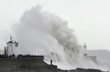 Intense T-storm, Greece,Fri