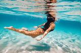 5 ασκήσεις που θα κάνεις μέσα στο νερό,