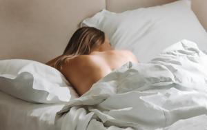 Δεν μπορείτε να κοιμηθείτε από τη ζέστη - Οι 10 συμβουλές για δροσερό ύπνο