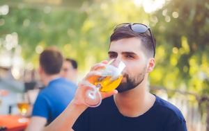 Γιατί δεν πρέπει να σβήνουμε τη δίψα μας με αλκοόλ. Τι κίνδυνοι υπάρχουν