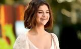 Selena Gomez, Υιοθέτησε,Selena Gomez, yiothetise