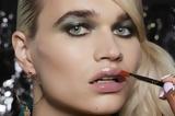 7 nude glosses για τα πιο sexy χείλη του φθινοπώρου,