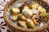 Μικρά φουρνίσματα (petit fours),που λιώνουν στο στόμα