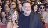 Russell Crowe, Απαντά, Britney Theriot,Russell Crowe, apanta, Britney Theriot