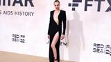 Cara Delevingne, — Kαι,Cara Delevingne, — Kai