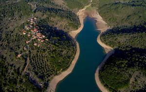 Μπαίνει, Μουριά, bainei, mouria