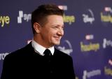 Jeremy Renner, Προσπάθησε,Jeremy Renner, prospathise