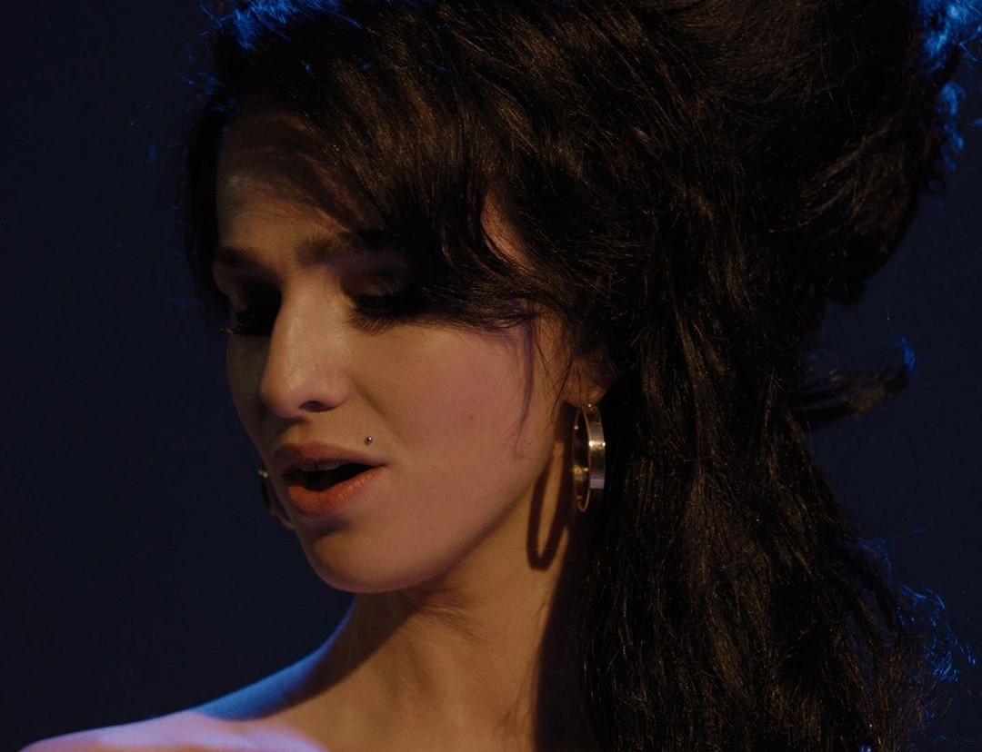 Back to Black»: Κυκλοφόρησε η πρώτη φωτογραφία από την ταινία για τη ζωή  της θρυλικής ερμηνεύτριας Amy Winehouse και η ομοιότητα είναι ανεπανάληπτη  - «Back to Black»: kykloforise i proti fotografia apo
