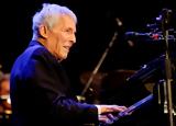 Πέθανε, Burt Bacharach,pethane, Burt Bacharach