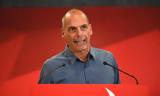 Γιάννης Βαρουφάκης, Έπεσε, Εξάρχεια,giannis varoufakis, epese, exarcheia