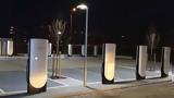 Tesla Superchargers V4,