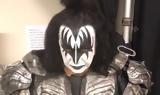 Gene Simmons, Ανησυχία, KISS – Διέκοψε,Gene Simmons, anisychia, KISS – diekopse