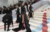 Kendall Jenner, Emily Ratajkowski,Met Gala