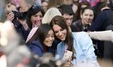 Kate Middleton, Αρνήθηκε, - Πιστή,Kate Middleton, arnithike, - pisti