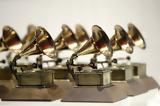 Τρεις, Grammy,treis, Grammy