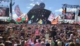 Ντέιβιντ Χόκνεϊ, Α Ι, Glastonbury Festival,nteivint choknei, a i, Glastonbury Festival