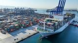 Giant, “OOCL Piraeus” “eclipses”,Piraeus [pics]