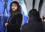 Όλες, Jason Momoa,oles, Jason Momoa