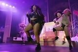 Mια, Lizzo,Mia, Lizzo