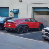 Εξάτροχη Lamborghini Urus,exatrochi Lamborghini Urus