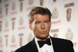 Αυτός, Πιρς Μπρόσναν,aftos, pirs brosnan