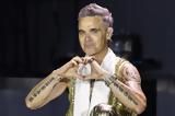 70χρονη, Robbie Williams,70chroni, Robbie Williams