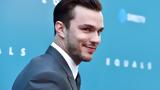 Nicholas Hoult, Πρωταγωνιστεί, Mess It Up, Rolling Stones,Nicholas Hoult, protagonistei, Mess It Up, Rolling Stones